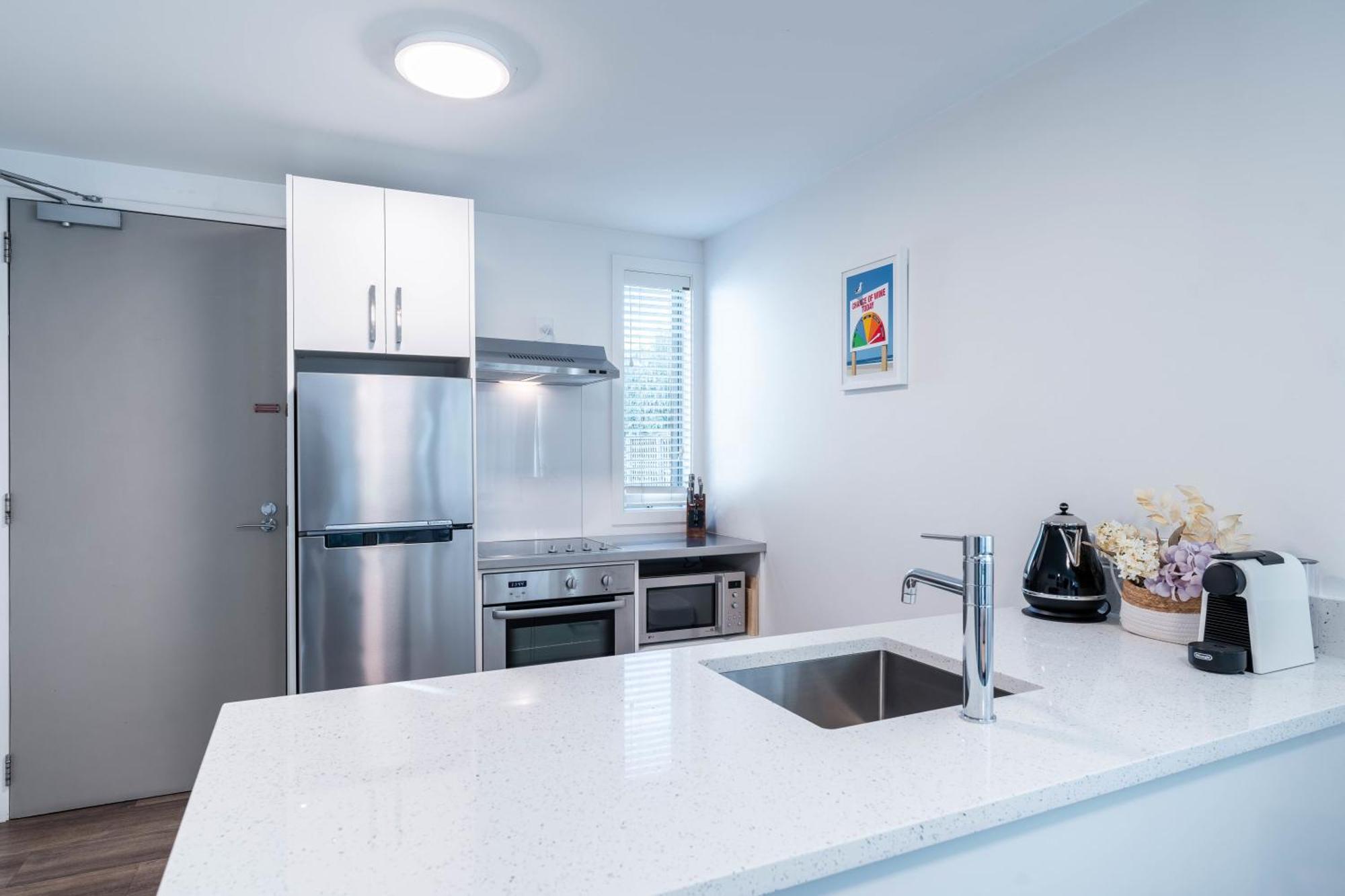 Central Luxury Apartment 114 Wanaka Bagian luar foto