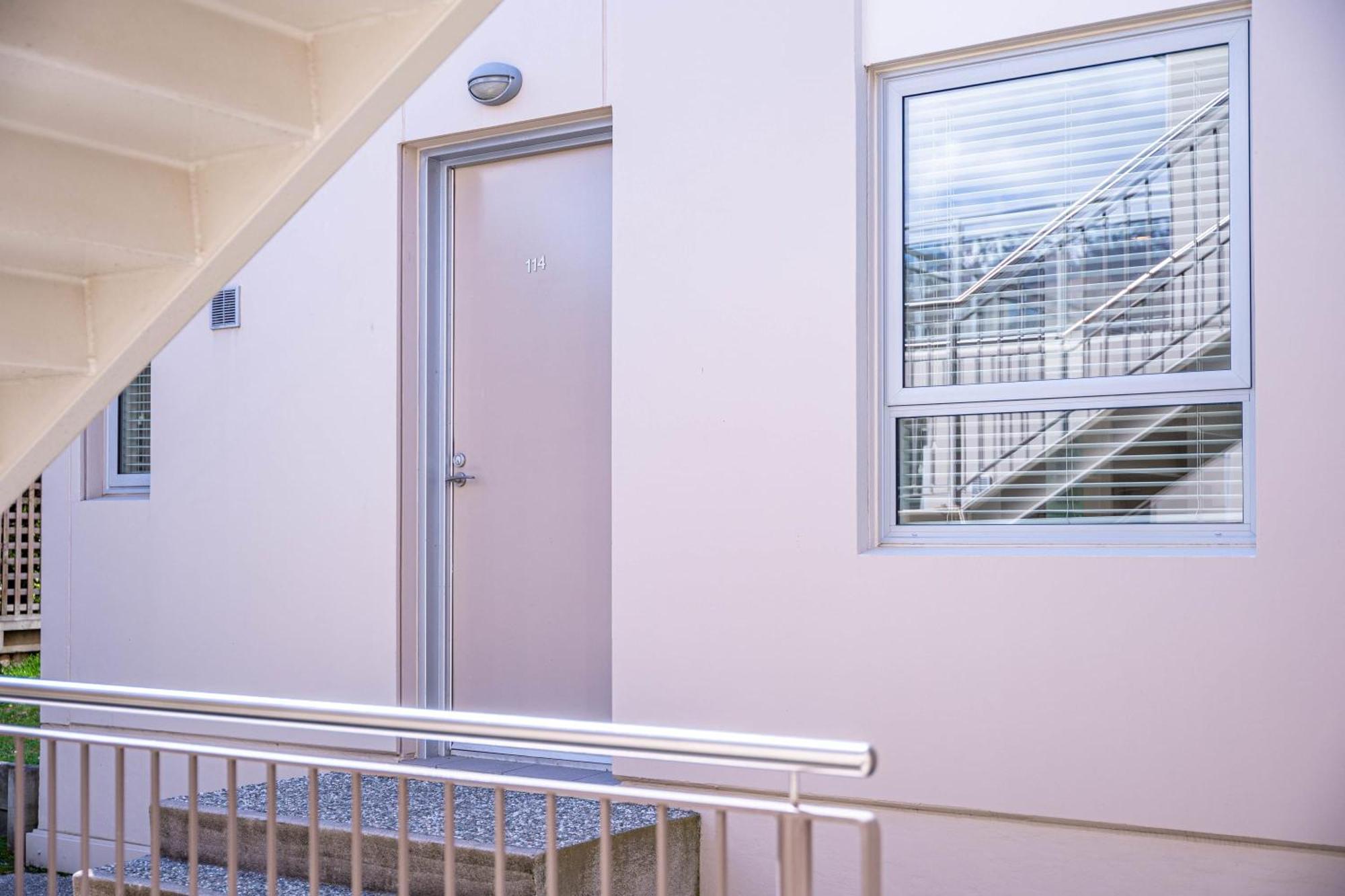 Central Luxury Apartment 114 Wanaka Bagian luar foto